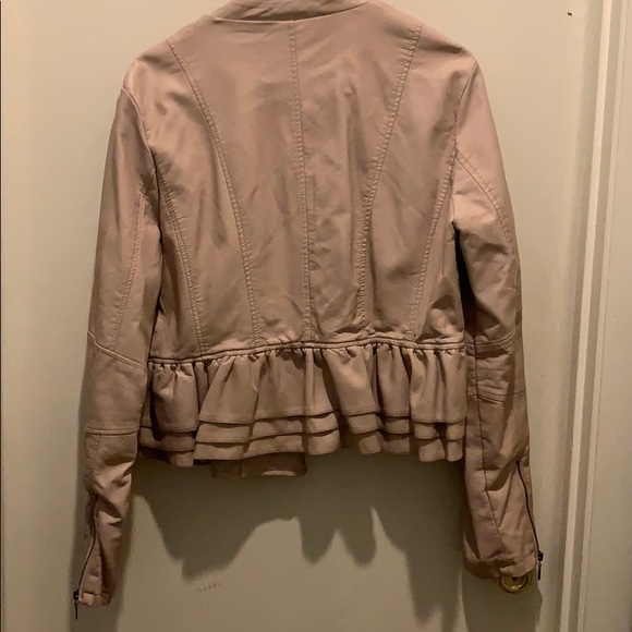 Faux leather ruffled bomber jacket - Picture 2 of 3